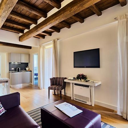 Trevi Palace Luxury Inn Рим Екстер'єр фото