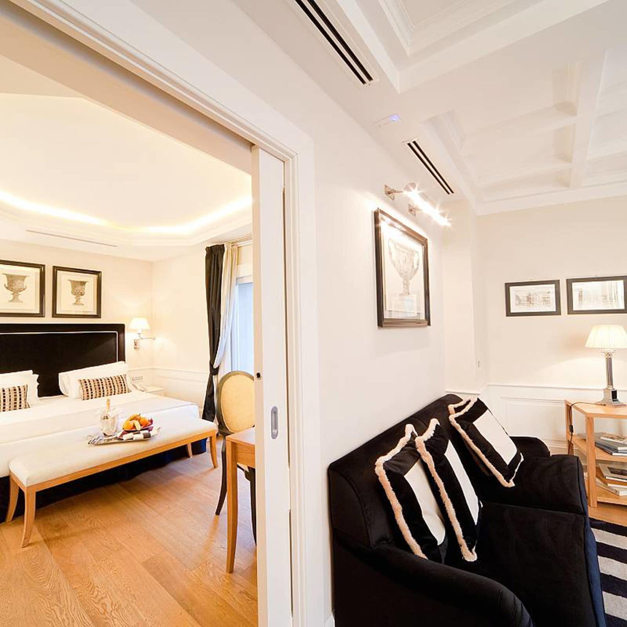 Trevi Palace Luxury Inn Рим Екстер'єр фото