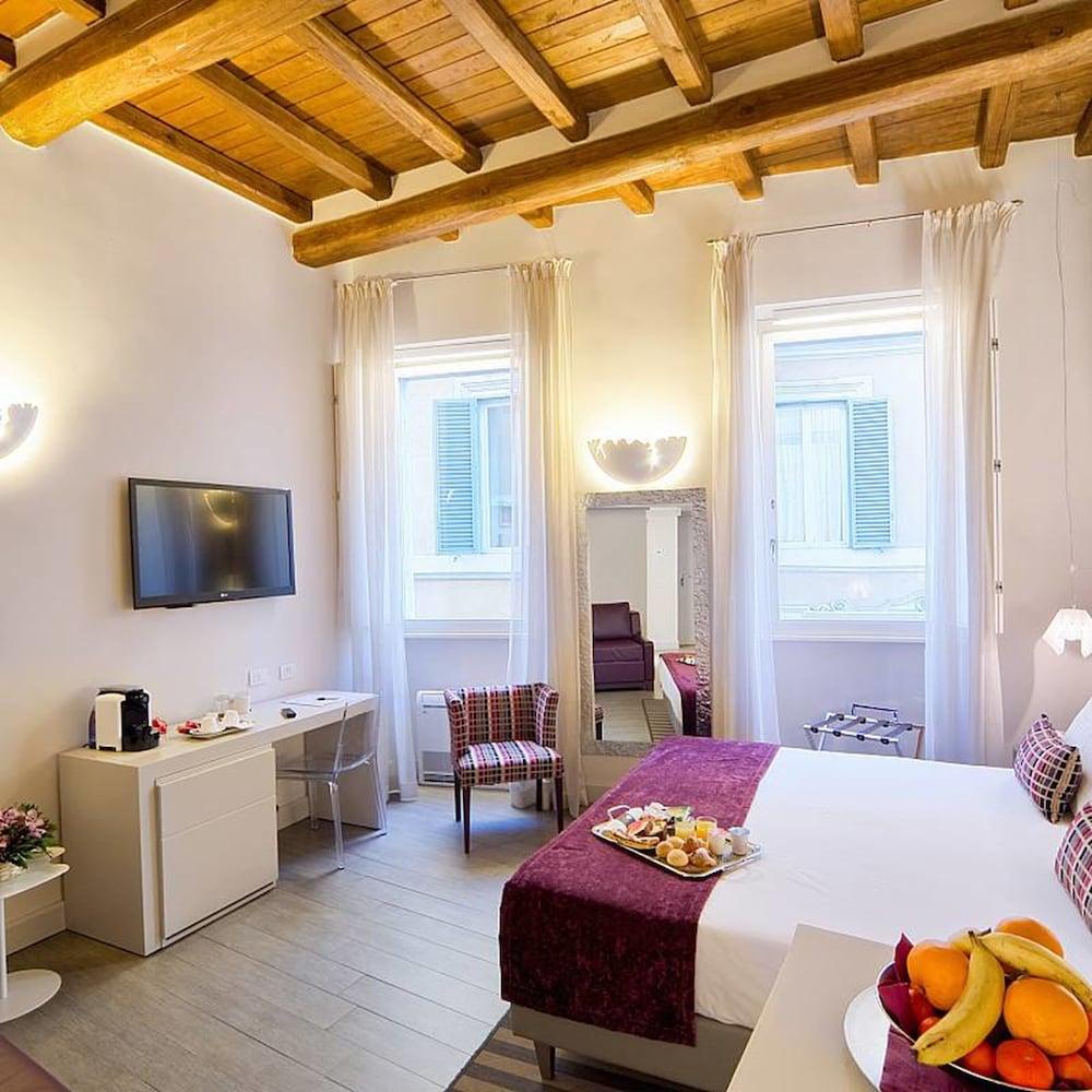 Trevi Palace Luxury Inn Рим Екстер'єр фото