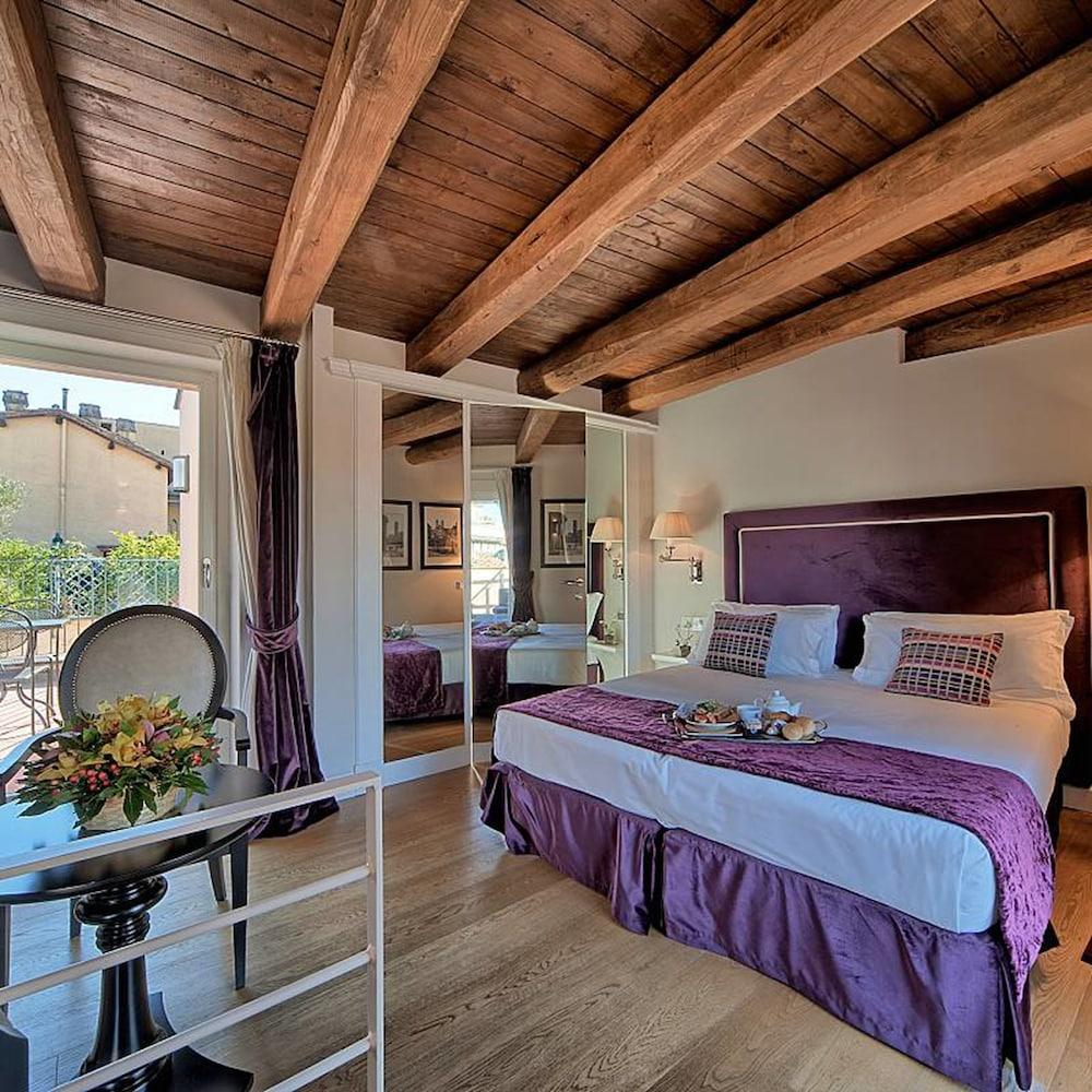 Trevi Palace Luxury Inn Рим Екстер'єр фото