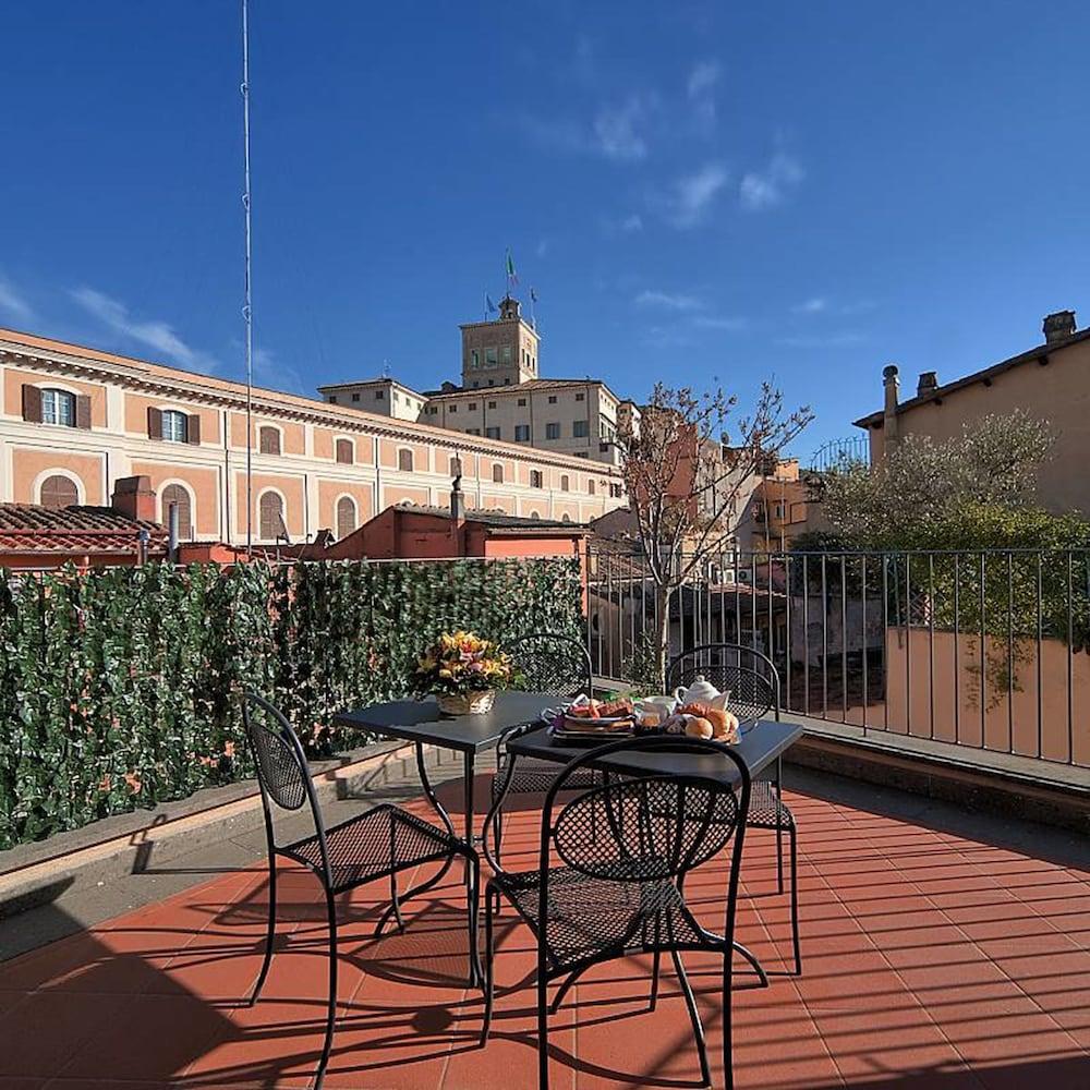 Trevi Palace Luxury Inn Рим Екстер'єр фото