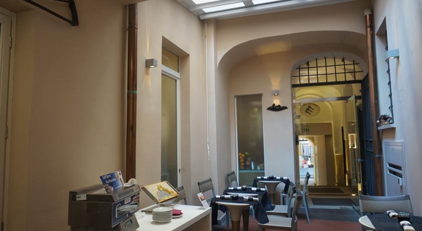 Trevi Palace Luxury Inn Рим Екстер'єр фото