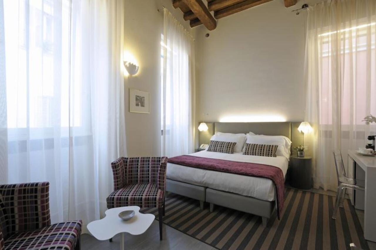 Trevi Palace Luxury Inn Рим Екстер'єр фото