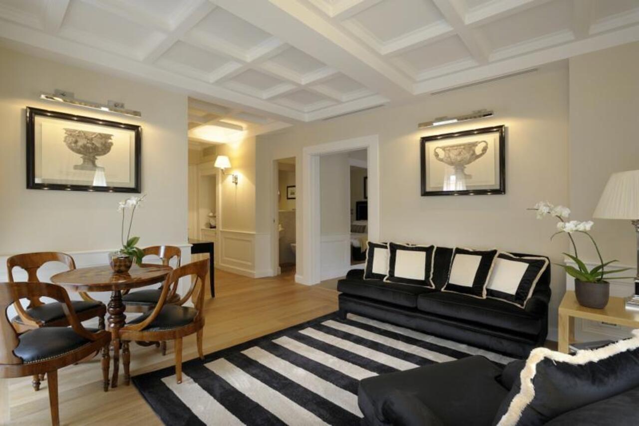 Trevi Palace Luxury Inn Рим Екстер'єр фото