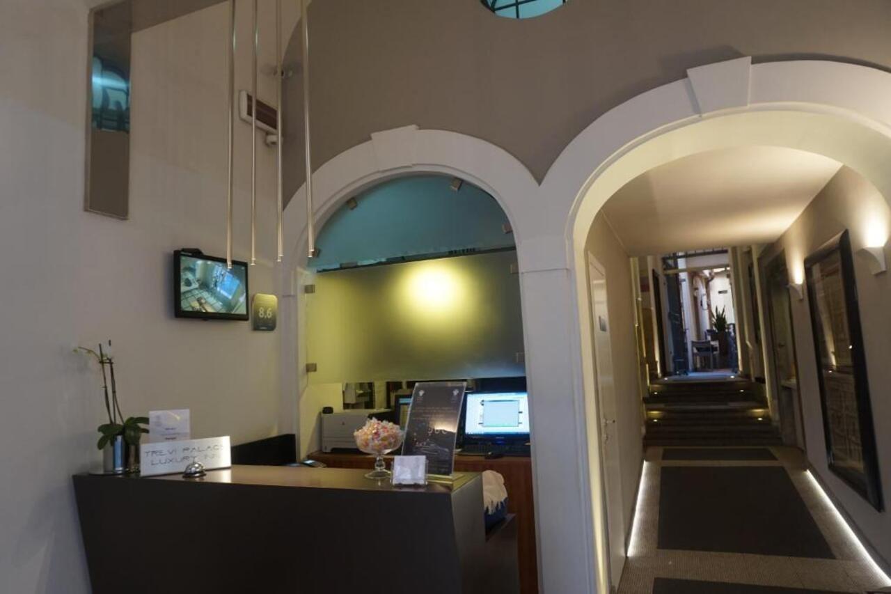Trevi Palace Luxury Inn Рим Екстер'єр фото