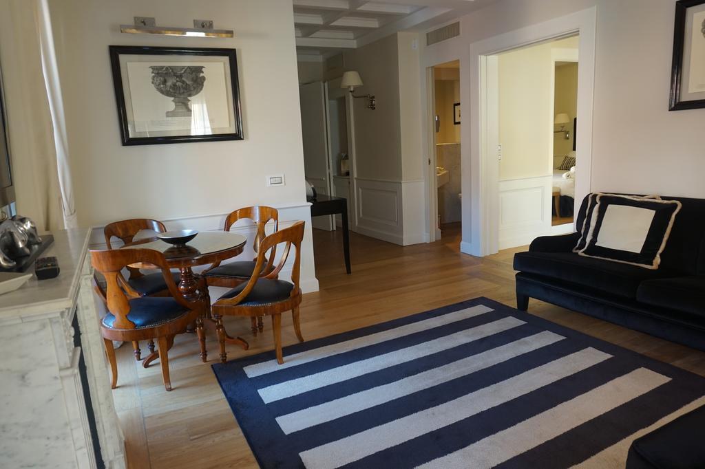 Trevi Palace Luxury Inn Рим Екстер'єр фото