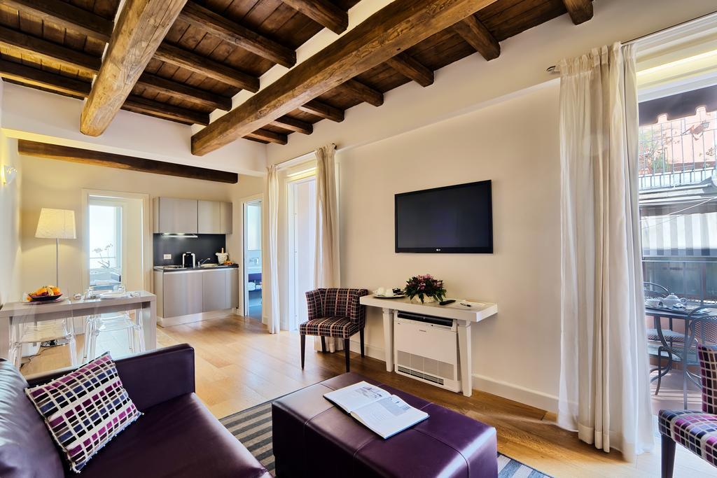 Trevi Palace Luxury Inn Рим Екстер'єр фото