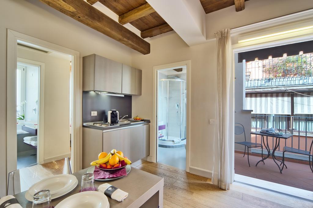 Trevi Palace Luxury Inn Рим Екстер'єр фото