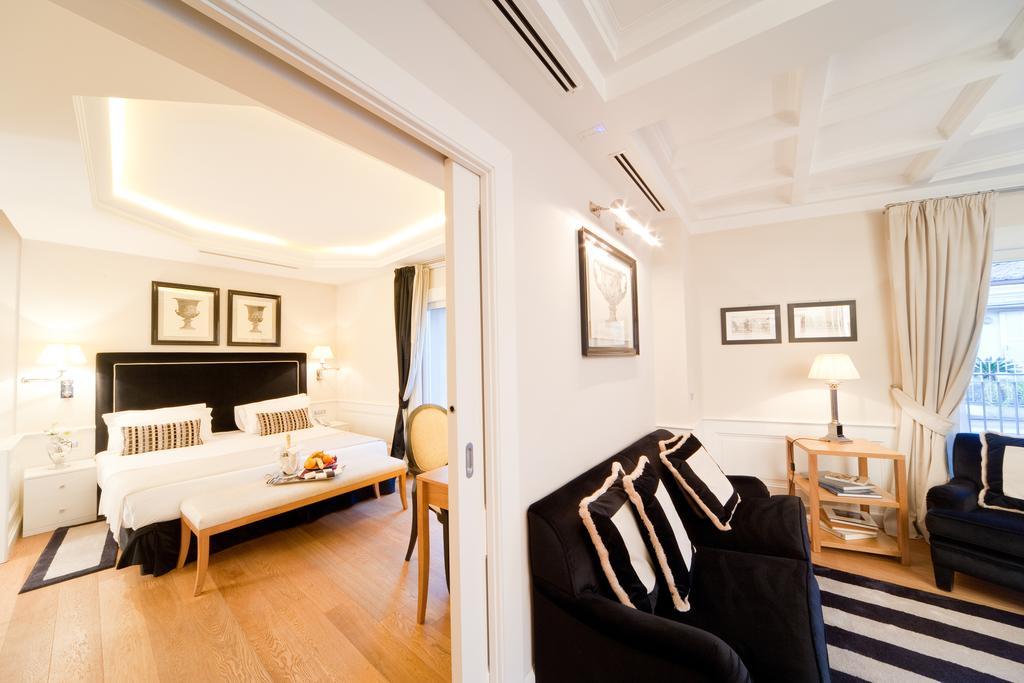 Trevi Palace Luxury Inn Рим Екстер'єр фото