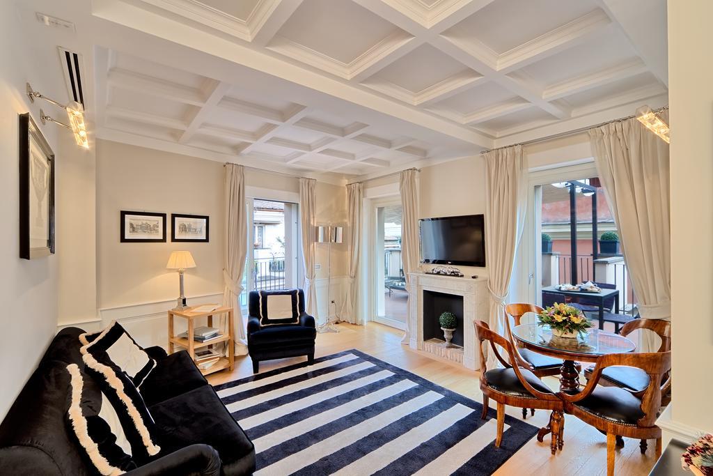 Trevi Palace Luxury Inn Рим Екстер'єр фото