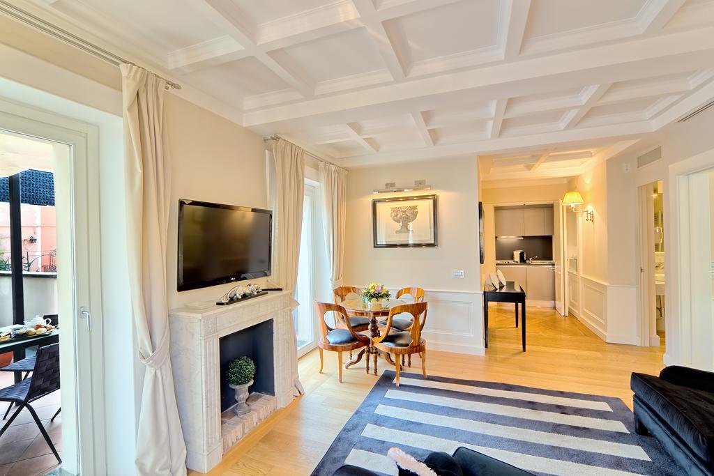 Trevi Palace Luxury Inn Рим Екстер'єр фото