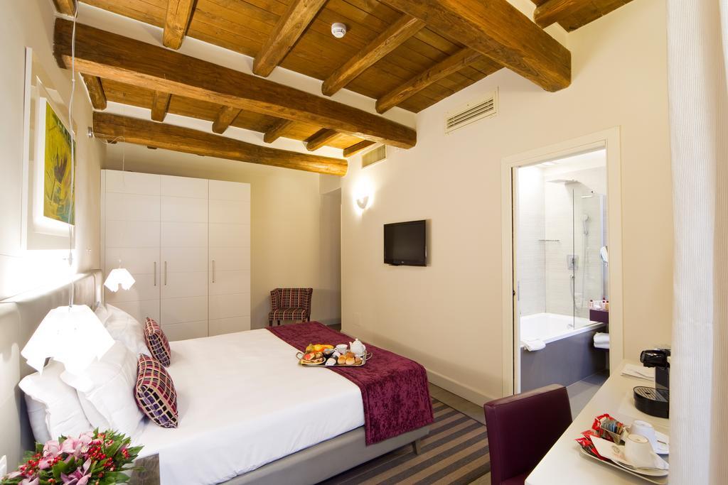 Trevi Palace Luxury Inn Рим Екстер'єр фото