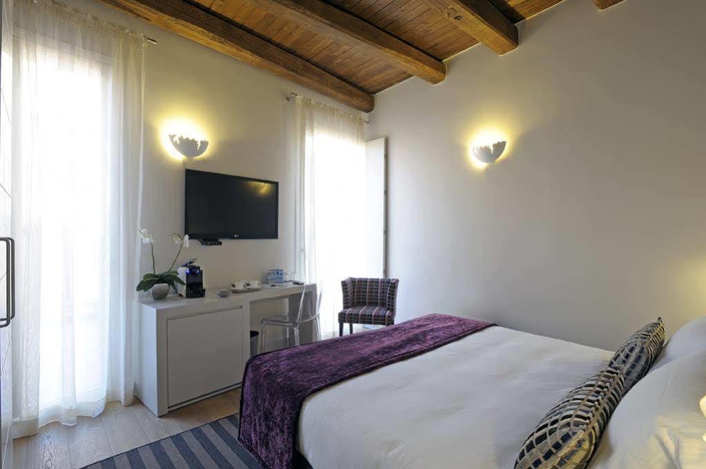 Trevi Palace Luxury Inn Рим Номер фото